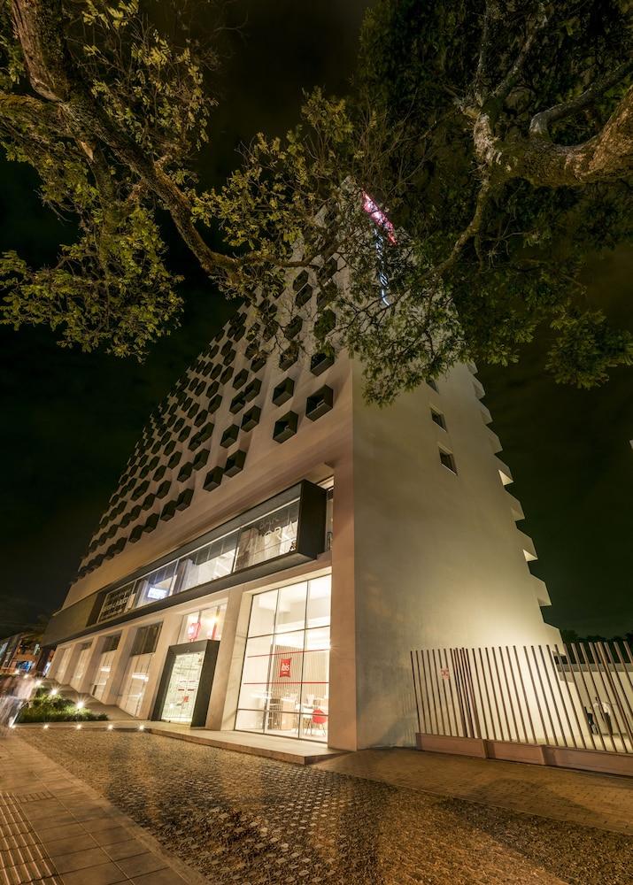 Ibis Granada Cali
